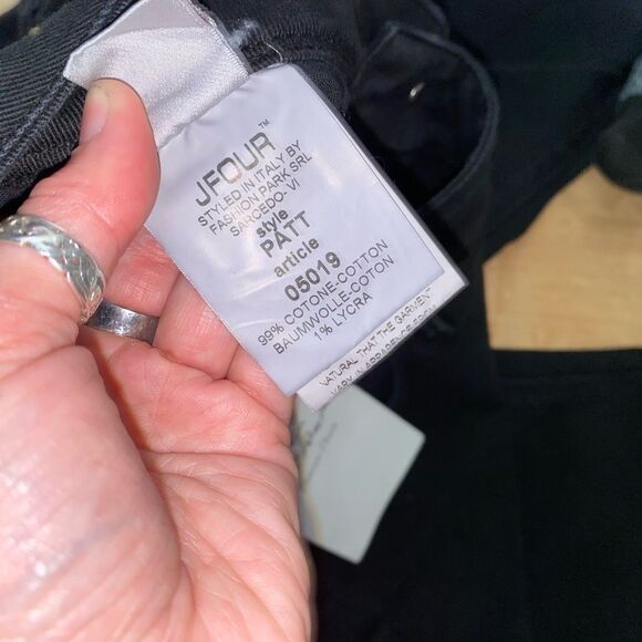 JFOUR NWT Black Straight Legged Jeans, Size 31", MSRP $130 - Picture 9 of 16